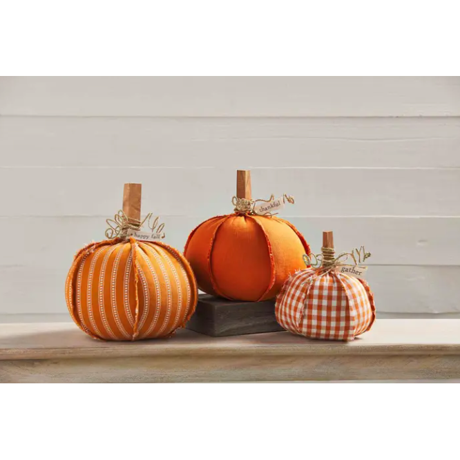 Small Woven Pumpkin Sitter
