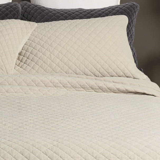 Dove Cream Velvet Quilt