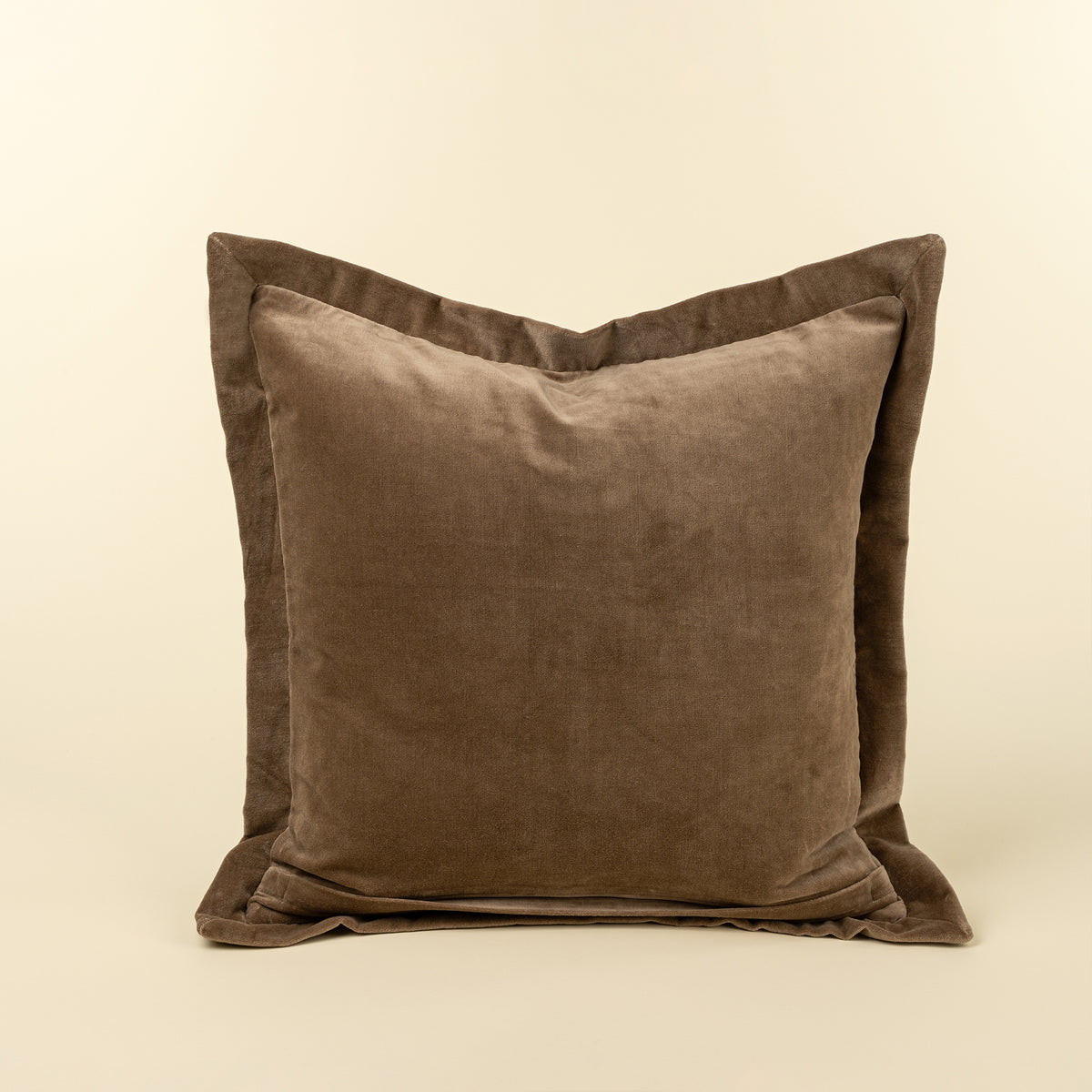 20x20 Velvet Edge Linen Pillow, Chocolate