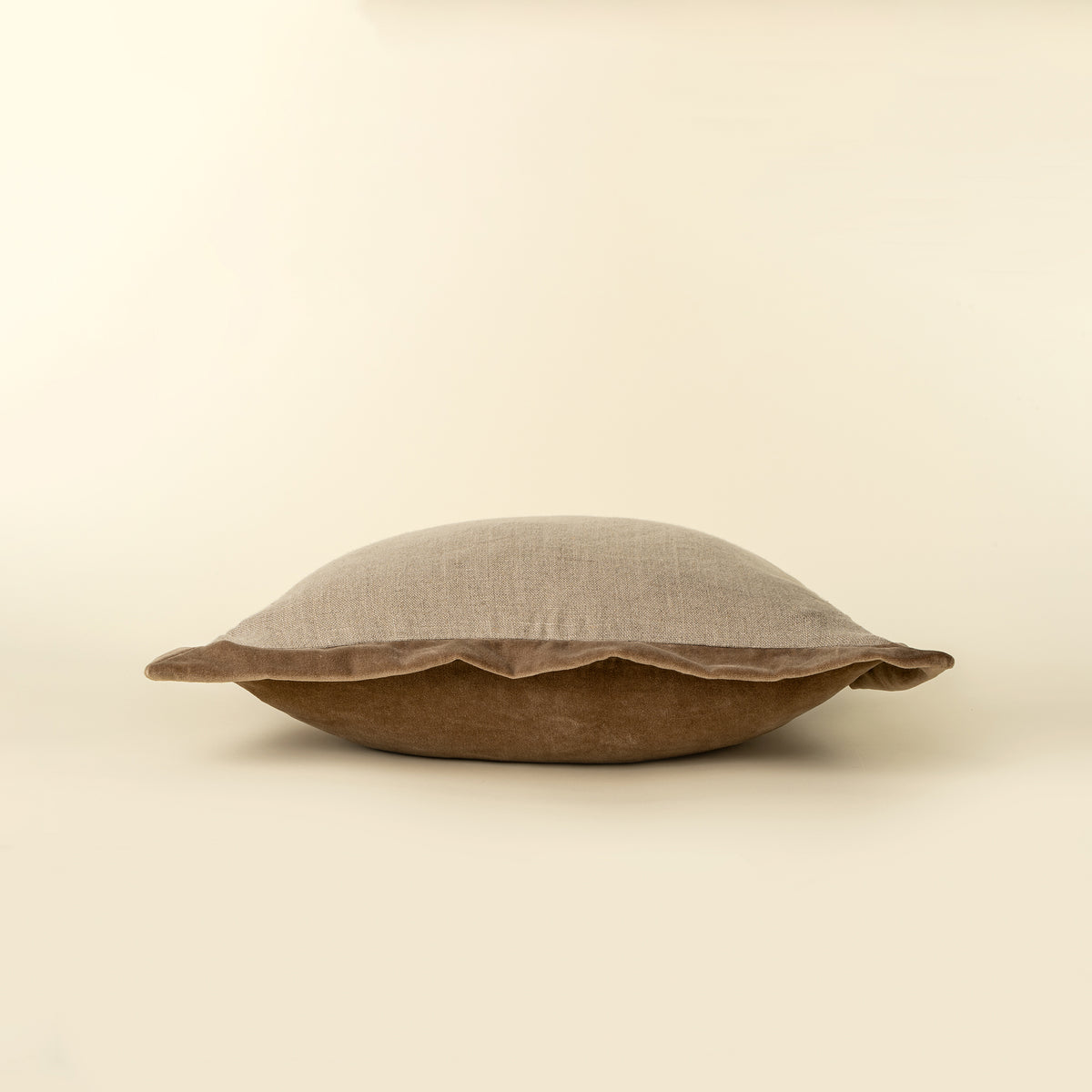 20x20 Velvet Edge Linen Pillow, Chocolate