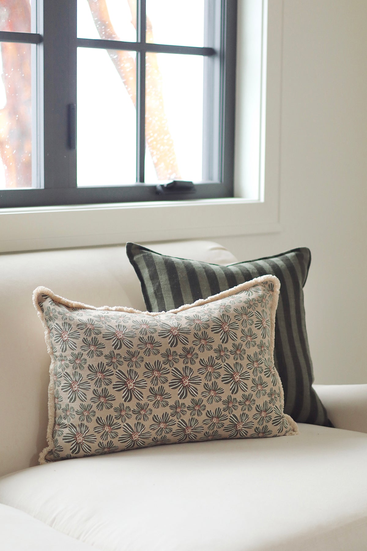 16x24 Daisy Play Pillow, Green
