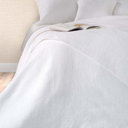 Contemporain White Stitched Quilt