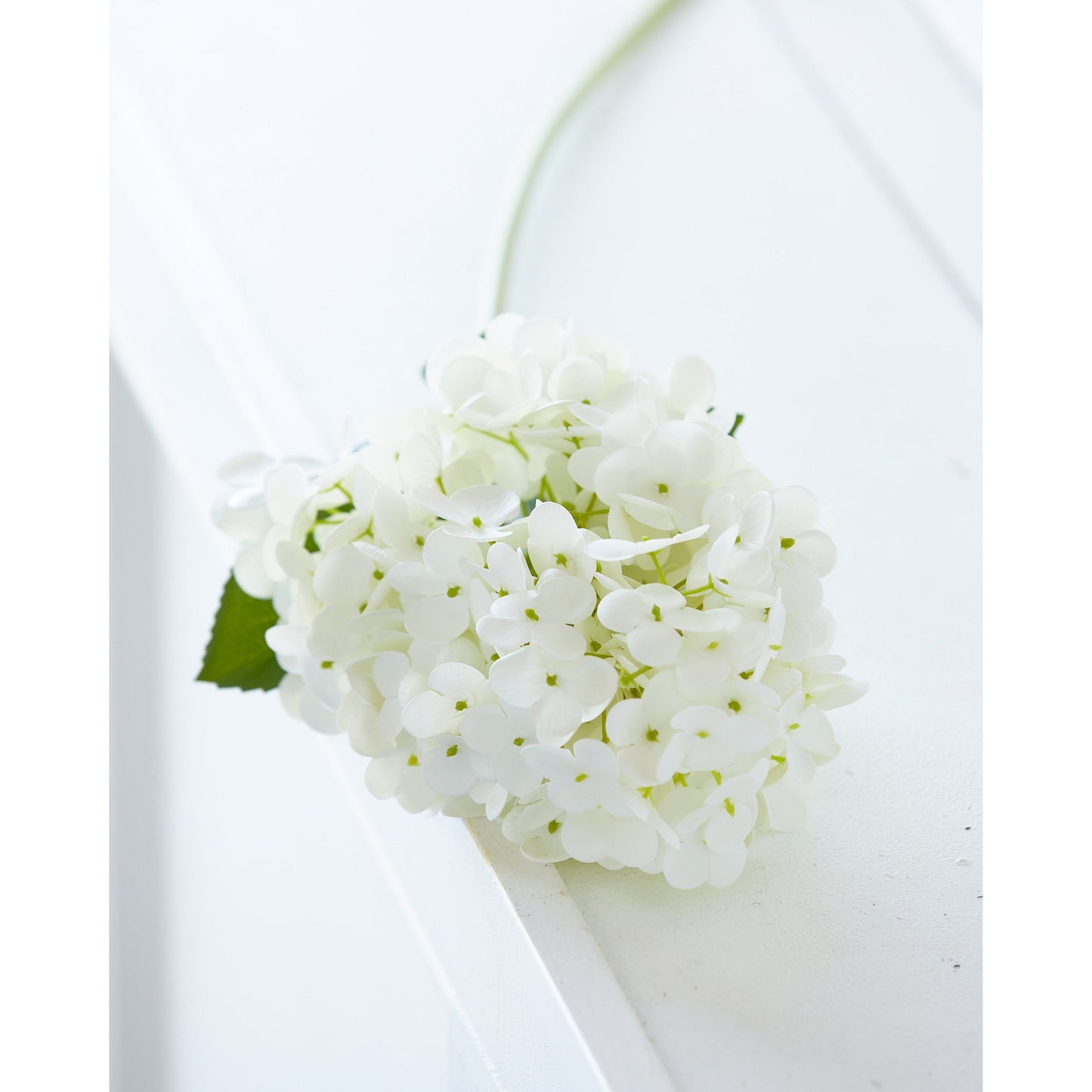 Real Touch White Hydrangea Stem 29"