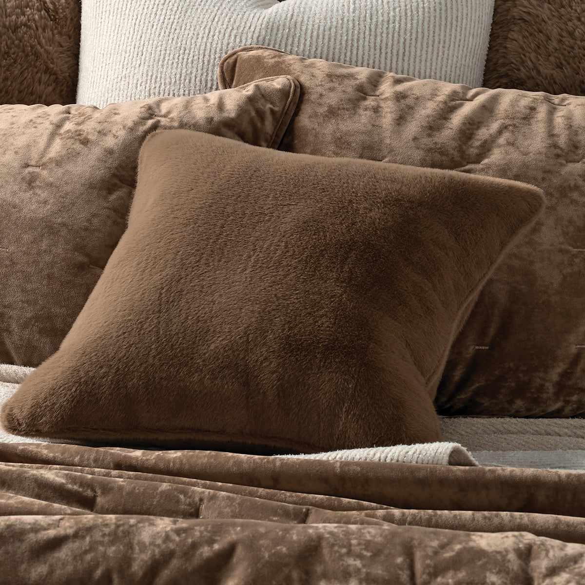 Lounge Solid Taupe Velvet Quilt