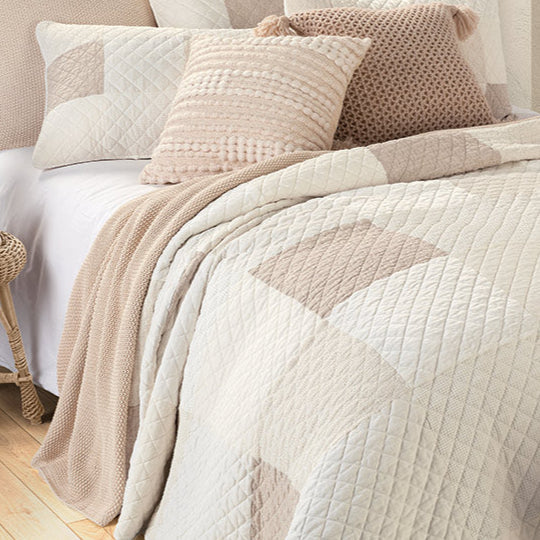 Meringue Ivory and Natural Quilt