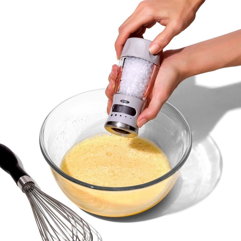 Adjustable Mess-Free Salt Grinder