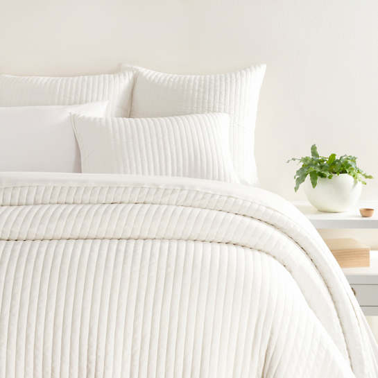 Comfy Cotton Dove White Quilt Full/Queen